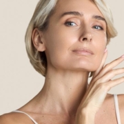 Ringiovanimento viso a 360° senza bisturi