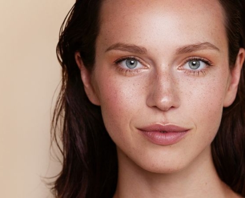 Ringiovanire lo sguardo senza bisturi con il lifting non chirurgico